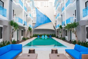 Отель Bloo Bali Hotel  Kuta
